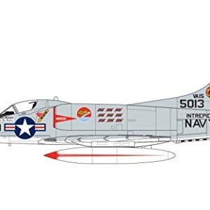 Airfix Douglas A-4B/Q Skyhawk 1:72 Vietnam War Military Aviation Plastic Model Kit A03029A