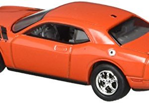 Johnny Lightning 1: 64 Classic Gold 2017 Release 4 Version A - 2010 Dodge Challenger R/T (HEMI Orange) Diecast Vehicle