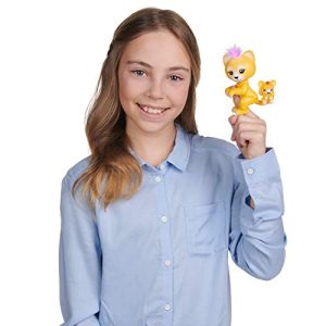 WowWee Fingerlings Light-Up Baby Black Panther and Mini