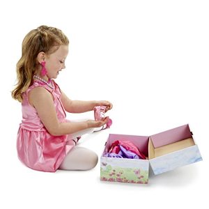 Who’s That Girl 21-Piece Dress up Trunk [Amazon Exclusive]