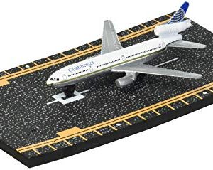Hot Wings Continental Airlines Md DC-10 Jet with Connectible Runway
