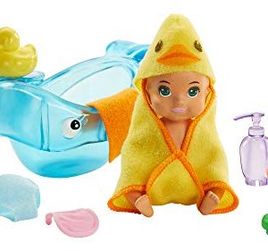 Barbie Skipper Babysitters Inc. Feeding and Bath-Time Playset with Color-Change Baby Doll, Tub and 6 Accessories