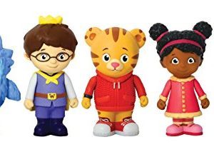 Daniel Tiger's Neighborhood Trolley with Daniel Tiger Figure & Friends Figures Set