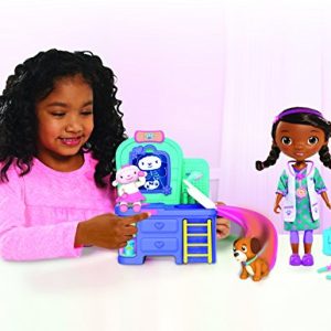 Doc McStuffins Pet Vet Talking Doll & Care Clinic