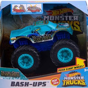 Hot Wheels Monster Trucks 1: 43 Bash-Ups Vehicle [Styles May Vary]