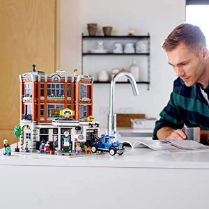 LEGO Creator Expert Corner Garage 10264 Building Kit, New 2019 (2569 Pieces), Frustration-Free Packaging