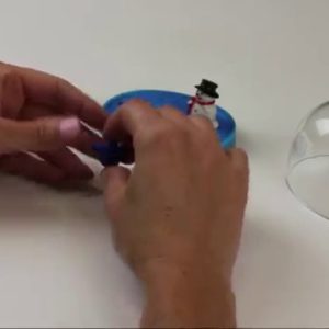 Creativity for Kids 1846000 Creativity For Kids Holiday Snow globes - Makes 3 Christmas Snow globes for Kids (New Packaging)