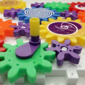 Quercetti Kaleido Gears - 55 Piece Building Set with 3 Different Sized Gears