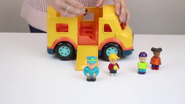 Battat – Light & Sound School Bus – School Bus Toy Vehicle for Toddlers 18 Months + (6Pc)